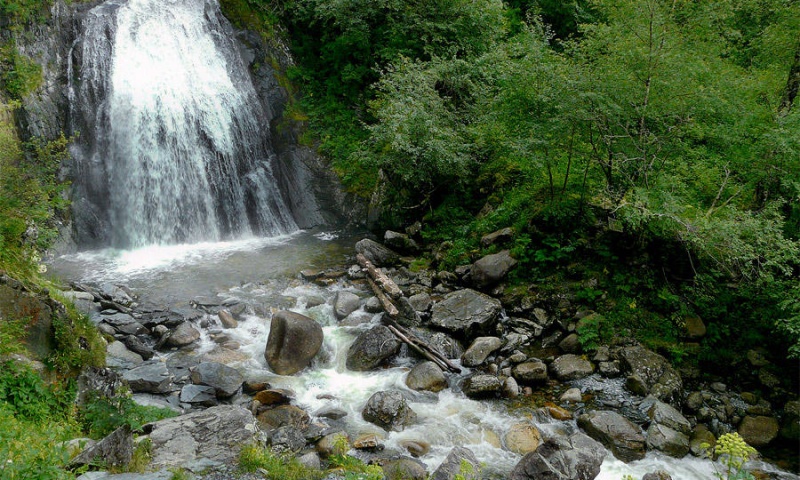 Водопад Корбу