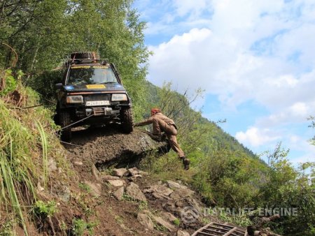 Автолюбители-экстремалы покорили нехоженые прителецкие горы 