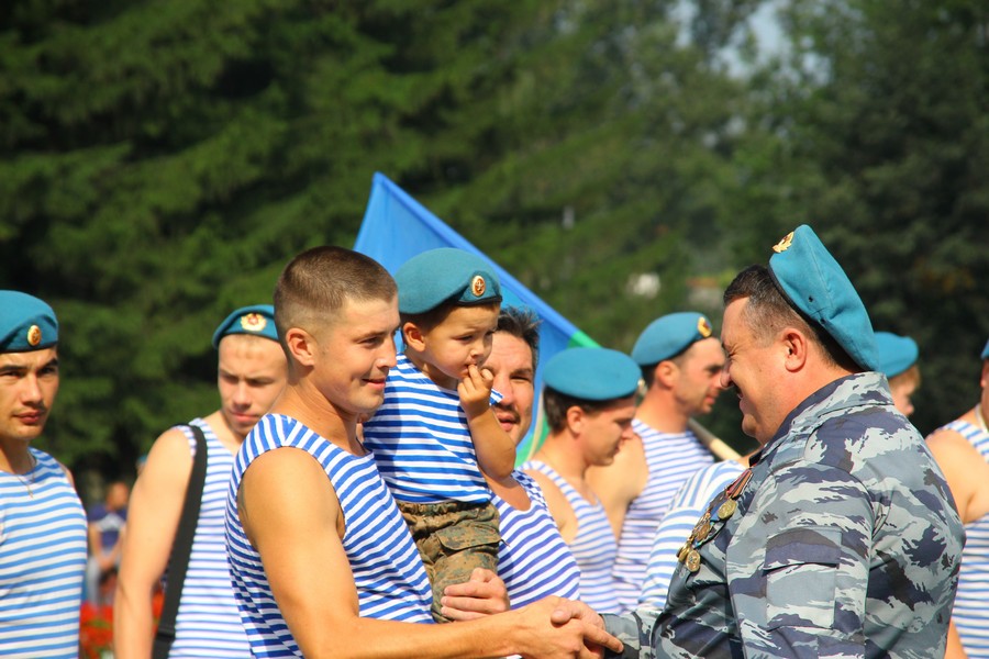 Как отмечали День ВДВ в Горно-Алтайске